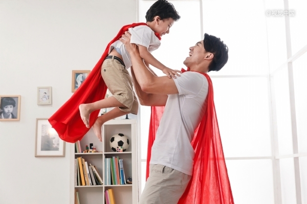 「六一」收割成年人