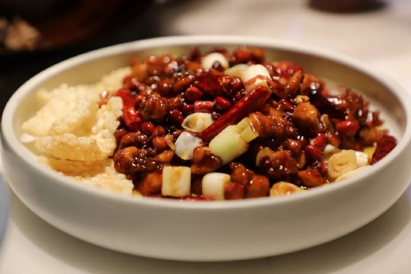 全国总门店数被湘菜赶超，消费者不爱吃川菜了？