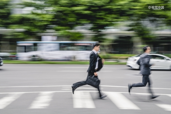 AI寫進(jìn)KPI，「逼瘋」打工人