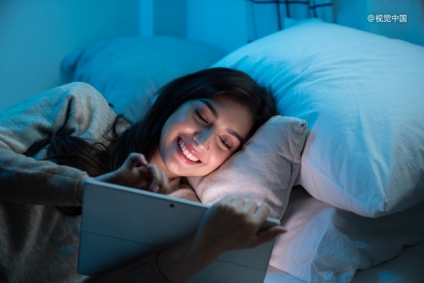 DeepSeek教程「收割」老外