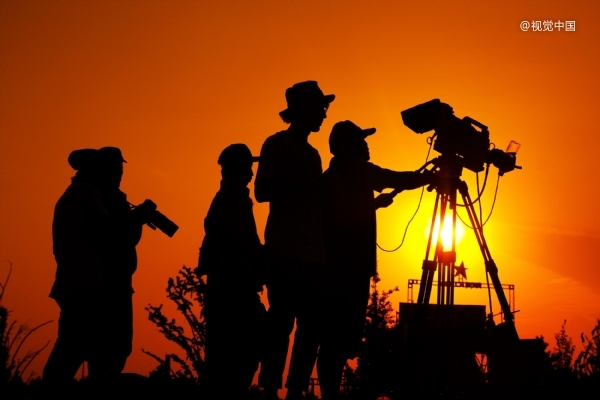 中国短剧,成好莱坞「回魂丹」