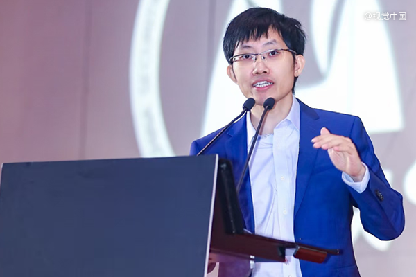 梁文鋒帶實習生發(fā)論文，DeepSeek降本新招來了