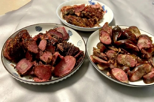 貴州春節(jié)，成為臘肉是豬的宿命