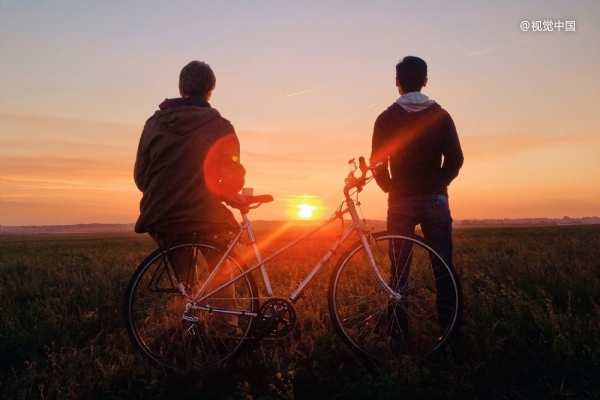 翻車的何同學，與稚暉君越走越遠了