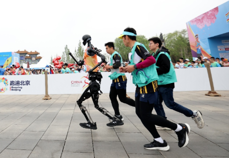 人形機(jī)器人馬拉松：北京何以孕育「領(lǐng)跑者」？