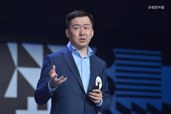 王小川闖關(guān)