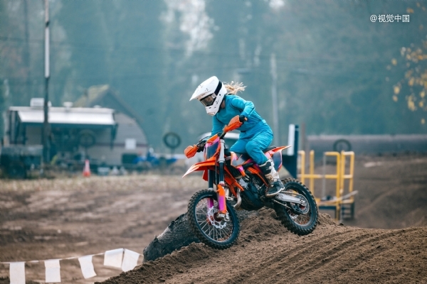 比馬拉松更貴的「跳泥坑」運動，在五一收割中產(chǎn)們