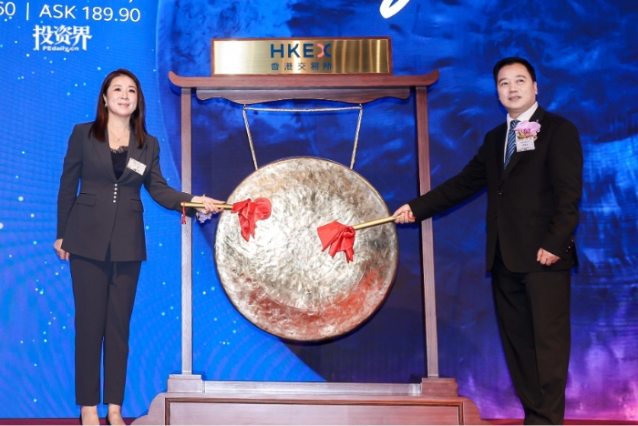 180亿，上海夫妻IPO敲钟了