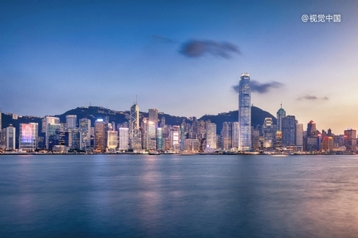 10億，香港成立搶人基金