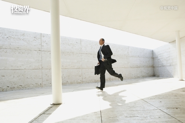 寒武纪，市值破6000亿了