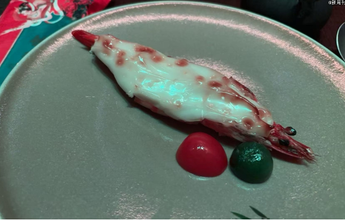 人均500塊的宮廷飯，年輕人搶著當(dāng)「皇帝」