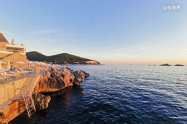 「無限量」供應(yīng)Claude，就是AI IDE們的百億補(bǔ)貼