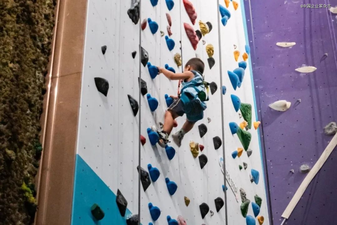 中产精英爱上攀岩