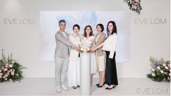 EVE LOM 伊芙珑携手品牌大使李沁，于40周年以「皮肤感官唤醒科技」引领情绪护肤新时代