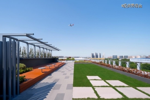 图片包含 户外, 草, 飞行, 建筑 描述已自动生成