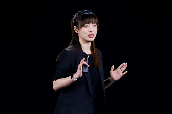 雷军提拔一名女将