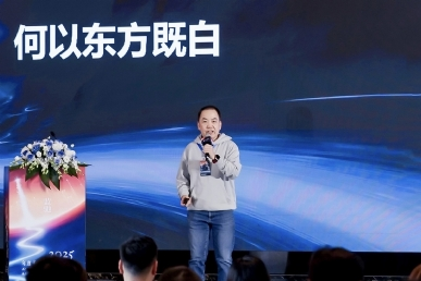 蓝驰创投：AI破晓前，最早动身的人