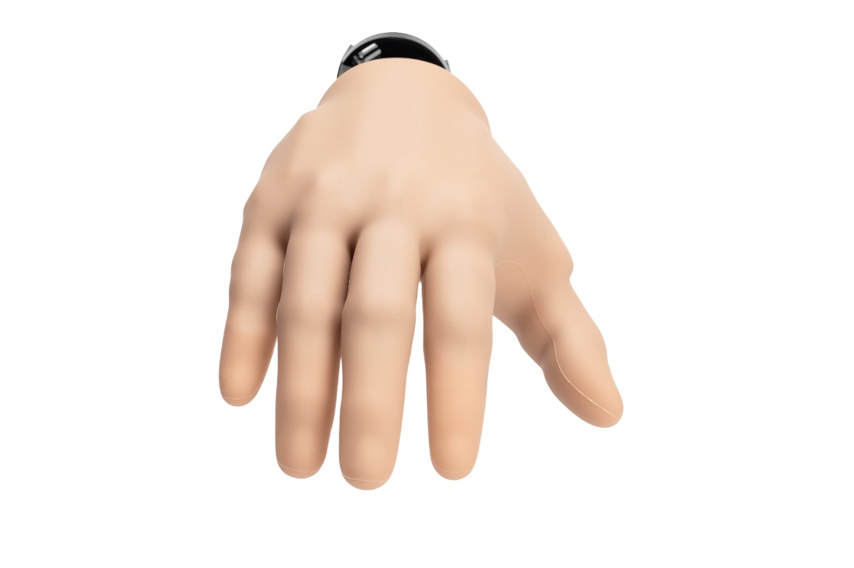 万元级仿生手以300克轻量助截肢者重拾梦想