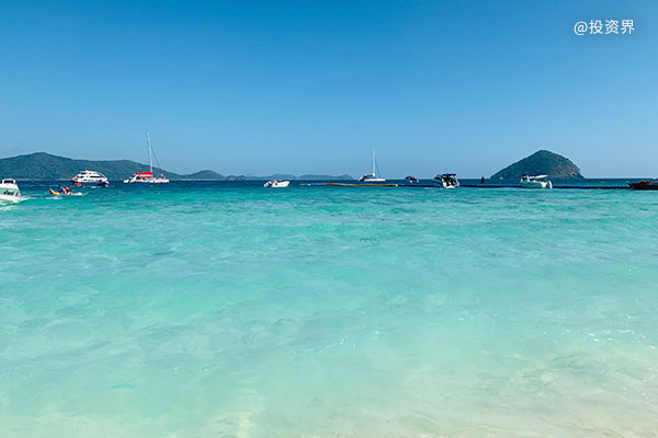 训练AI，然后被裁？