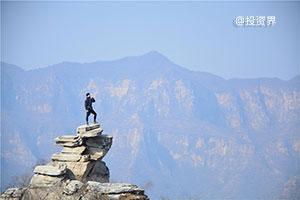 中国男装巨头，摸着安踏、李宁过河