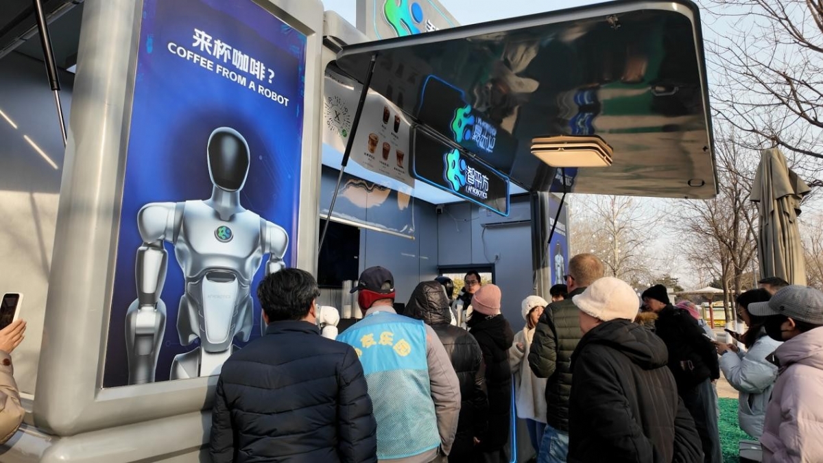 智平方发布全球首个模块化具身智能服务空间“智魔方”