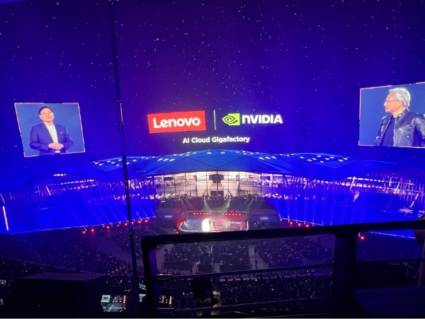 联想CES秀肌肉：混合式AI从概念到落地，引领AI普惠时代