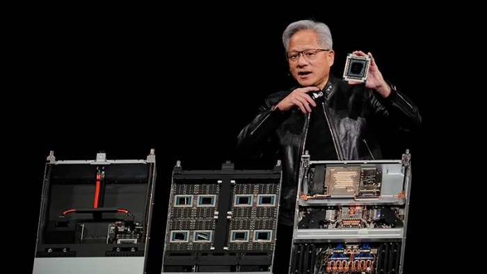 GPU撑不起万亿野心，英伟达正在“格式化”数据中心