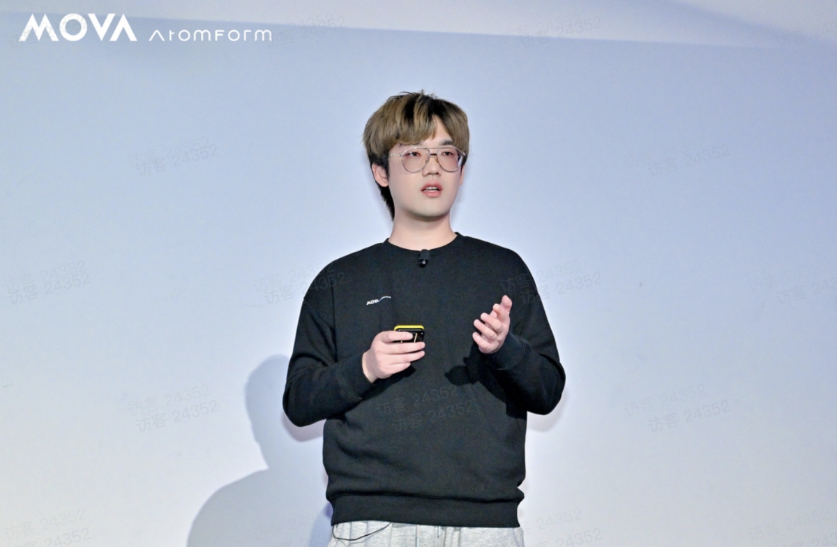 原子重塑Palette 300硅谷首秀,桌面级制造迈入12色机枪时代