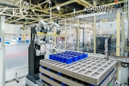 智元A2-W机器人落地上汽通用别克电池产线,携手上汽通用开启新能源汽车智造新篇章