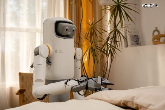 卧室的床上 中度可信度描述已自动生成