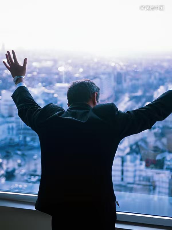 长飞光纤成十倍牛股：有人卖飞300亿