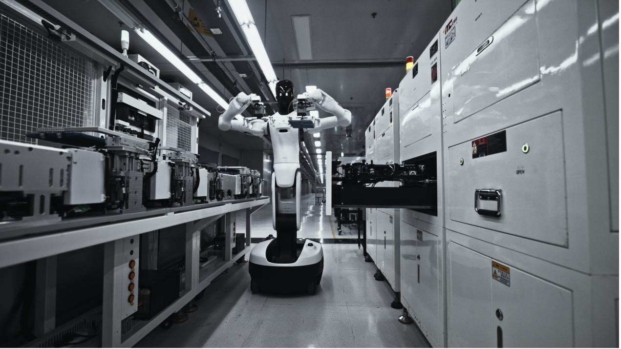 全球首个具身智能工业产线规模落地！智元精灵 G2  8 小时作业直播实证