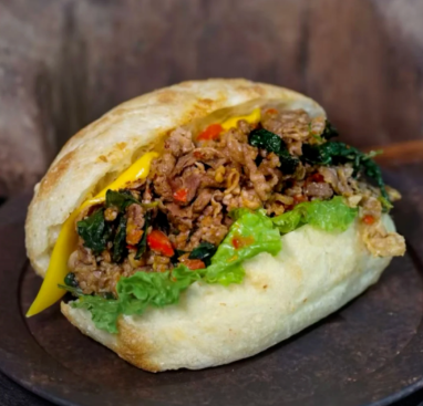 花99元排队4小时入场，北京面包节到底是谁的狂欢？