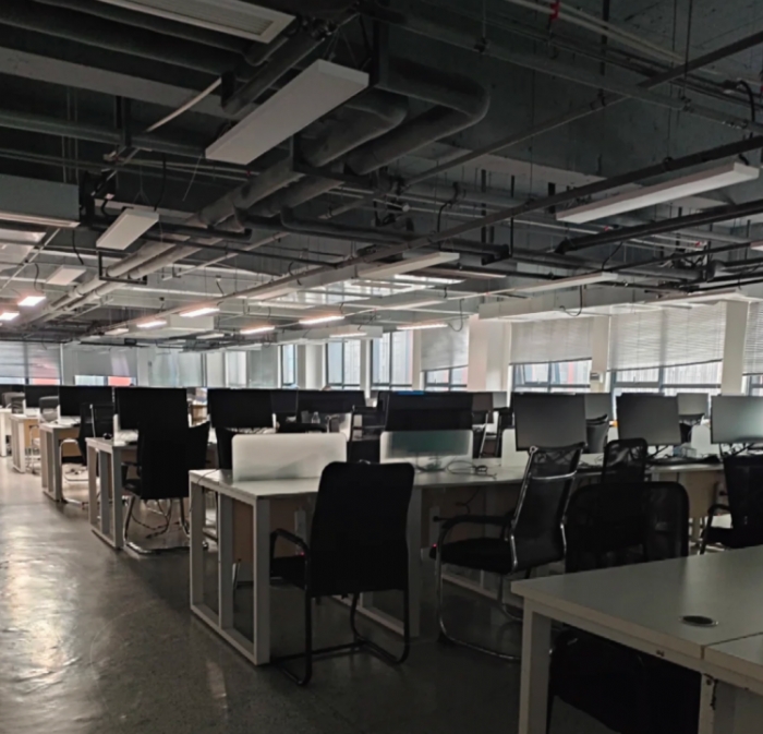 赛博「拧螺丝」的数据标注员