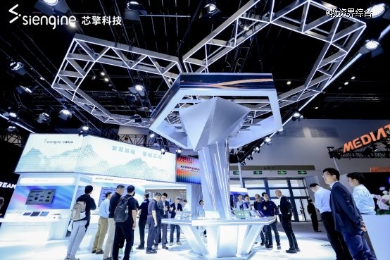 从智能汽车到端侧智能体，芯擎科技重装亮相北京车展