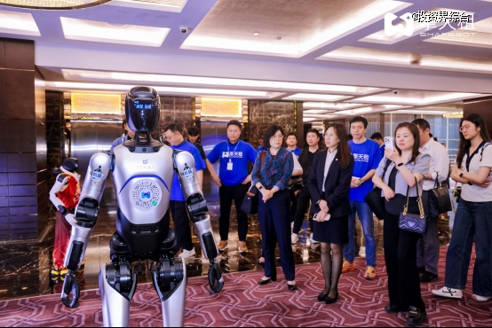 智元A3将批量交付城市合伙人,擎天租站上机器人新品商业化前台