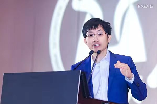 梁文锋留住97%员工