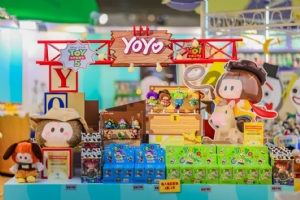 YOYO联手迪士尼，名创优品打造“电影IP+消费”创新样本