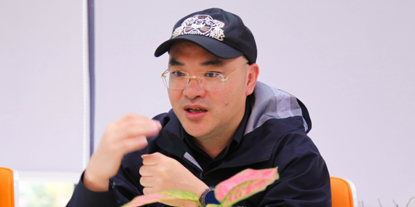 黄忠品