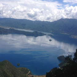 泸沽湖民居精品湖景酒店项目
