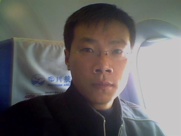 李启震