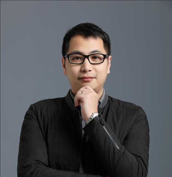 陈嘉龙