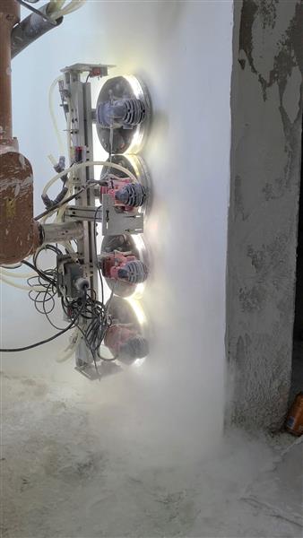 世界第一款AI智能多功能建筑机器人